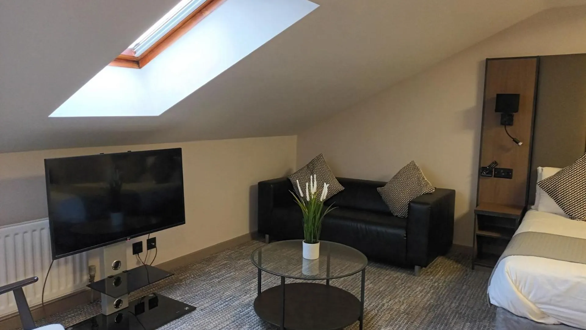 Corn Mill Lodge Hotel Leeds  3*, Leeds (West Yorkshire) United Kingdom